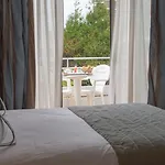 By Ihg
