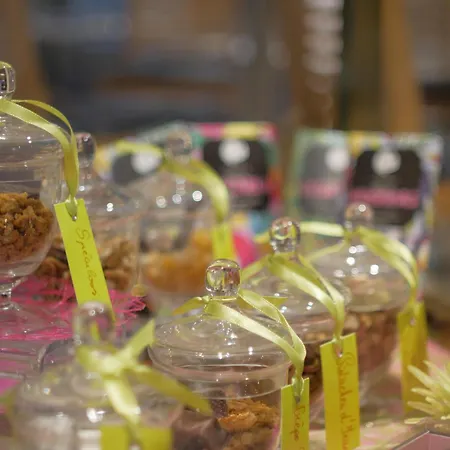 By Ihg Ξενοδοχείο