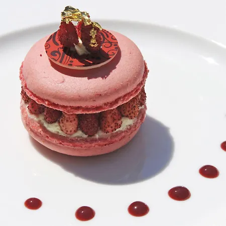 By Ihg Ξενοδοχείο