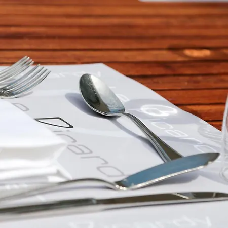 By Ihg Ξενοδοχείο