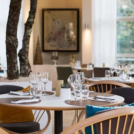 By Ihg Ξενοδοχείο