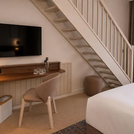 Hotel Voco By Ihg 4*