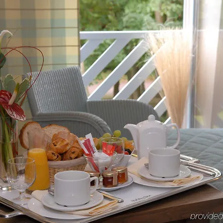 By Ihg Hotel 4*