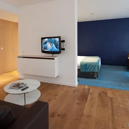 Hotel By Ihg 4*